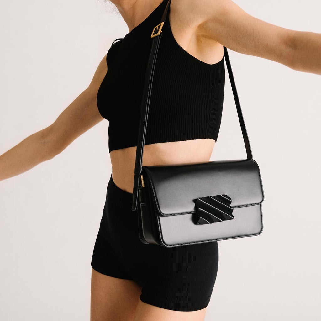 Brick Flap - Black